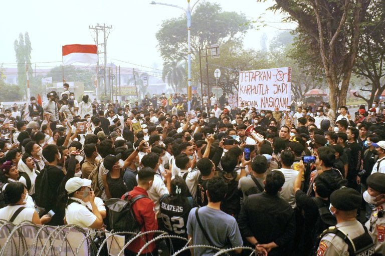 Southeast Asia's worst haze in over a decade sparks student protests | iNFOnews.ca