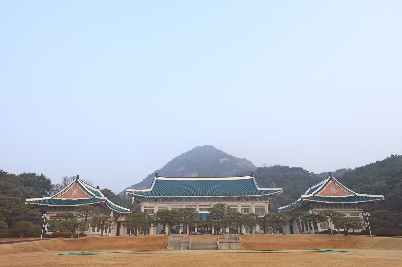 South Korean President Lee returns to presidential palace avoided by predecessor | iNFOnews.ca South Korean President Lee returns to presidential palace avoided by predecessor | iNFOnews.ca