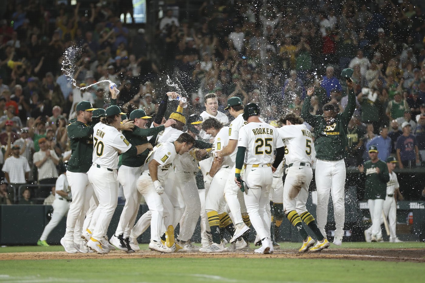 Nick Kurtz homers in 9th inning for second straight day to give Athletics 3-1 victory over Astros | iNFOnews.ca