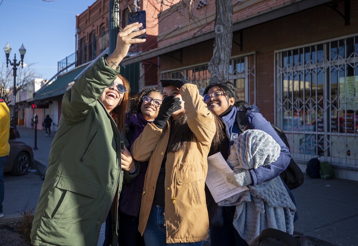 Abrupt end to border app that brought nearly 1 million to US strands many in Mexico | iNFOnews.ca Abrupt end to border app that brought nearly 1 million to US strands many in Mexico | iNFOnews.ca