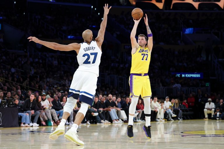 Luka Doncic scores 49 to extend his sizzling season start in Lakers' 128-110 win over Timberwolves | iNFOnews.ca