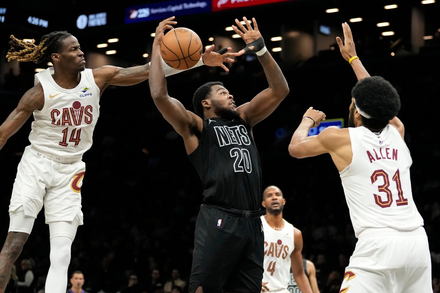 Nets backup center Day'Ron Sharpe to have season-ending surgery for torn ligament in his thumb | iNFOnews.ca