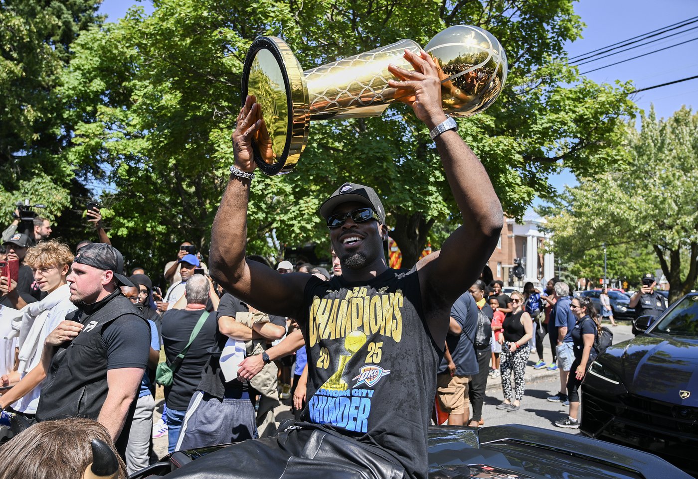 Photo Gallery: Montreal throws parade for NBA champ Dort | iNFOnews.ca