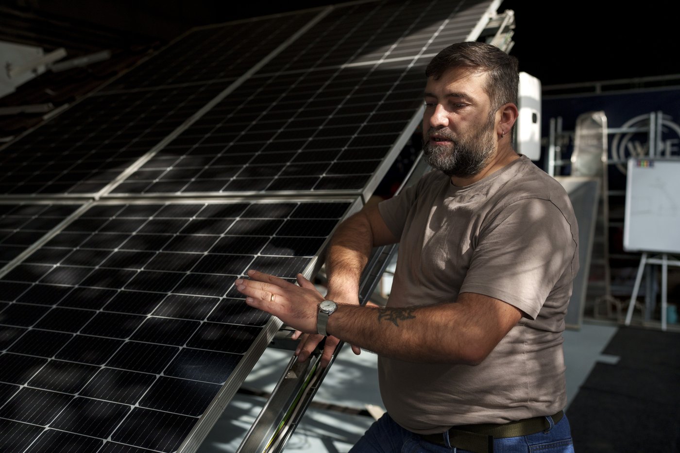 As coal plants shut in Romania, some miners transition to green energy while others are reluctant | iNFOnews.ca As coal plants shut in Romania, some miners transition to green energy while others are reluctant | iNFOnews.ca