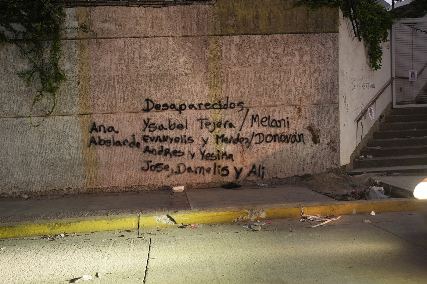Photos show rescue efforts across earthquake-ravaged Venezuela | iNFOnews.ca
