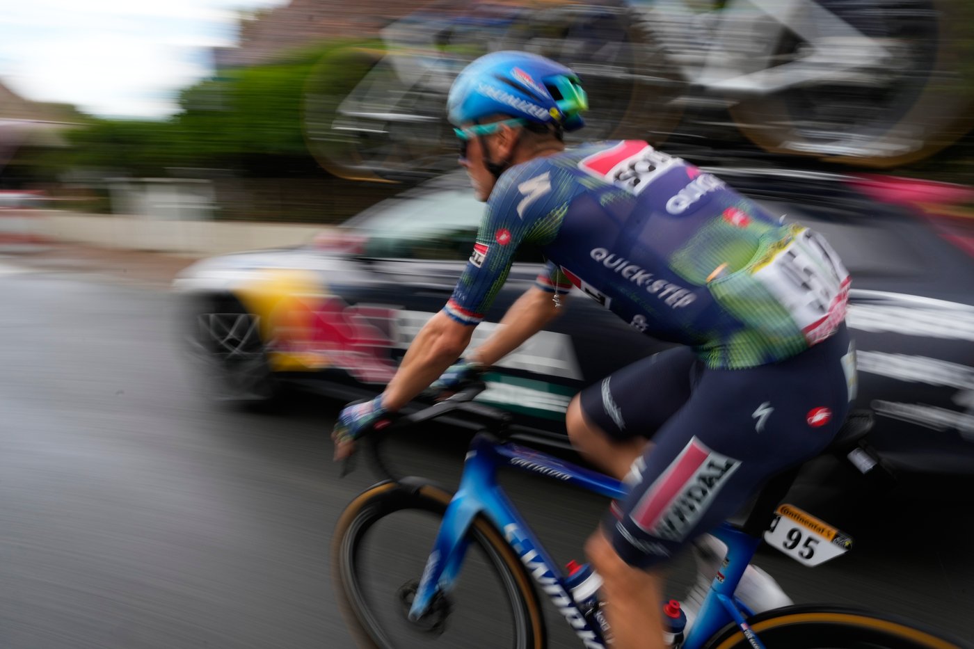 Waerenskjold wins fastest ever stage of Tour de France, Pogačar protects lead | iNFOnews.ca Waerenskjold wins fastest ever stage of Tour de France, Pogačar protects lead | iNFOnews.ca