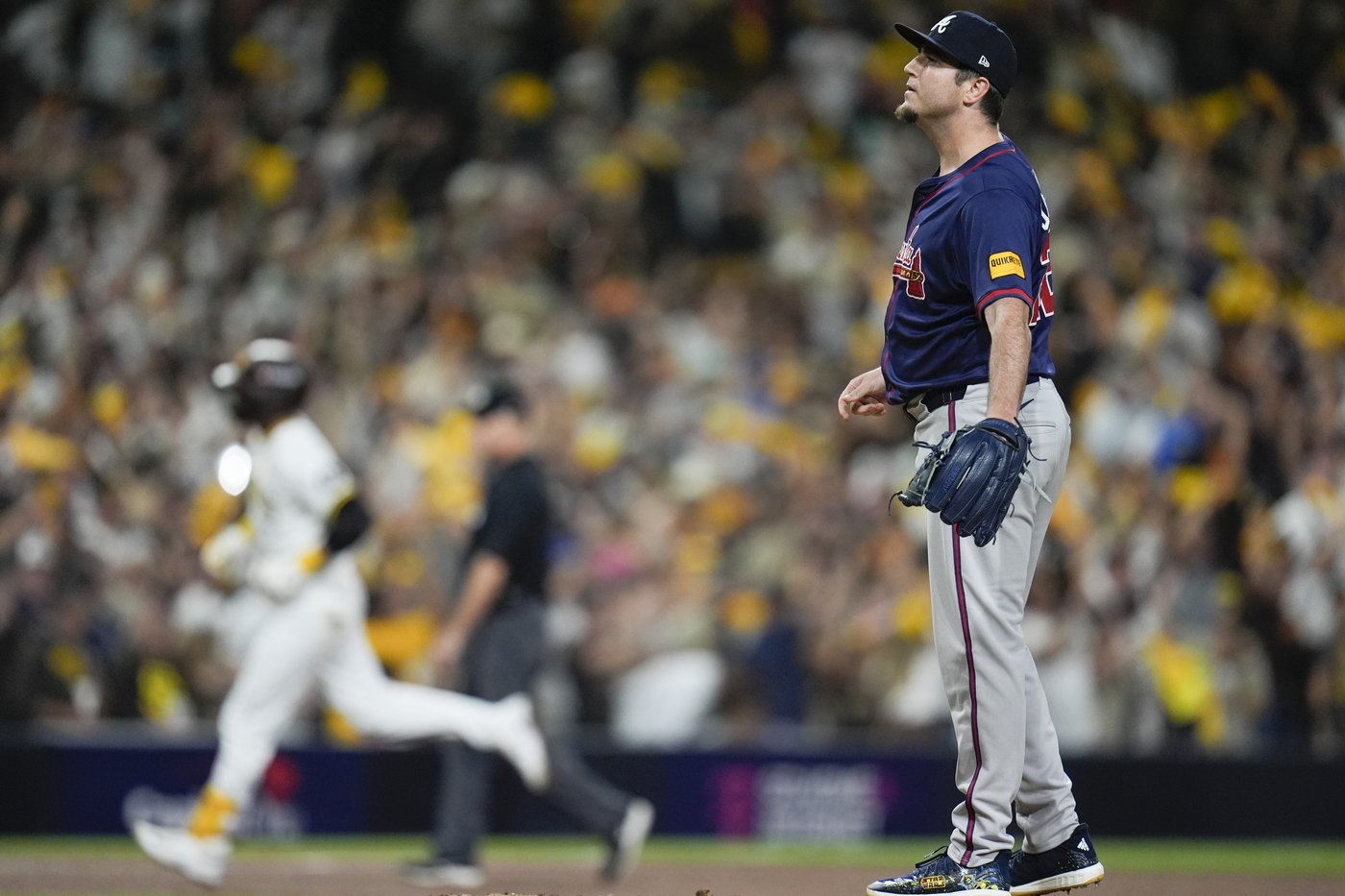 Higashioka's homer starts rally as Padres beat Braves 5-4 to sweep NL Wild Card Series | iNFOnews.ca