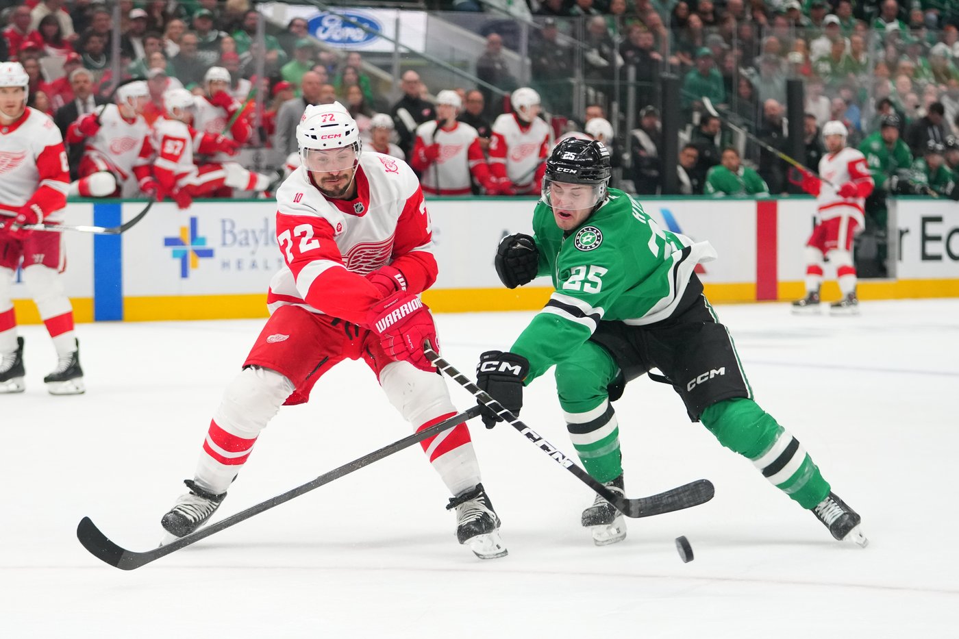 Harley's overtime goal gives streaking Stars a 3-2 win over the Red Wings | iNFOnews.ca