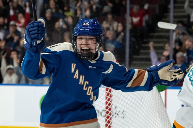 Heartbreaking Olympic loss fuels Canadian players as PWHL resumes | iNFOnews.ca