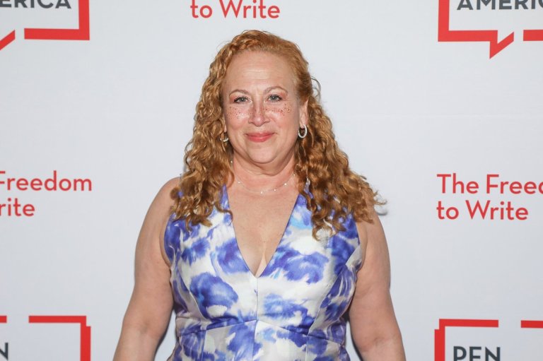 Bestselling author Jodi Picoult pushes back after her musical is canceled by Indiana high school | iNFOnews.ca