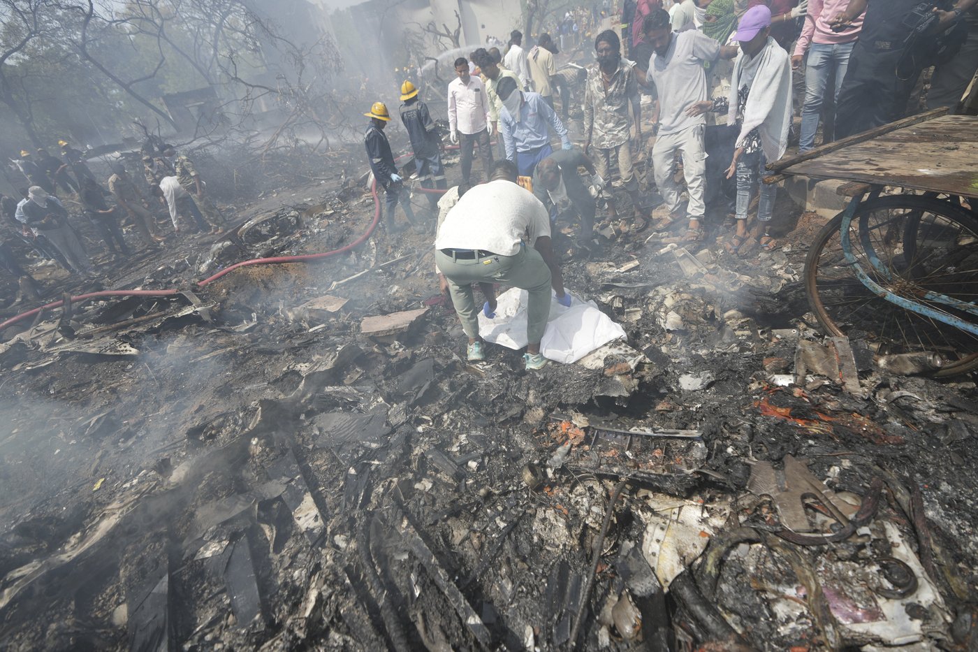 PHOTO COLLECTION: India Plane Crash | iNFOnews.ca PHOTO COLLECTION: India Plane Crash | iNFOnews.ca