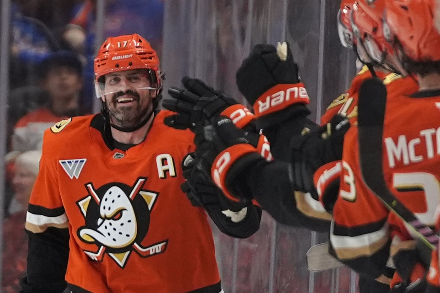 Ducks hold off Rangers 5-3 for 4th straight win following 9-game losing streak | iNFOnews.ca