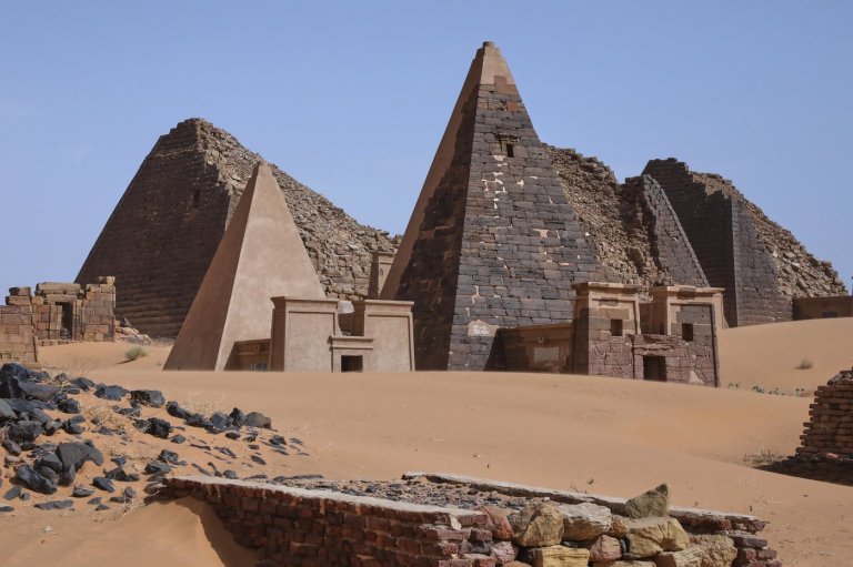 War and accumulating sand threaten Sudan’s Meroe pyramids, in photos | iNFOnews.ca