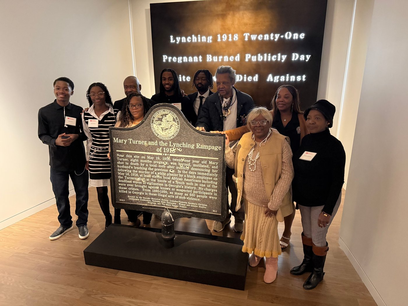 Bullet-pocked marker memorializing 1918 lynching goes on display in Atlanta | iNFOnews.ca Bullet-pocked marker memorializing 1918 lynching goes on display in Atlanta | iNFOnews.ca