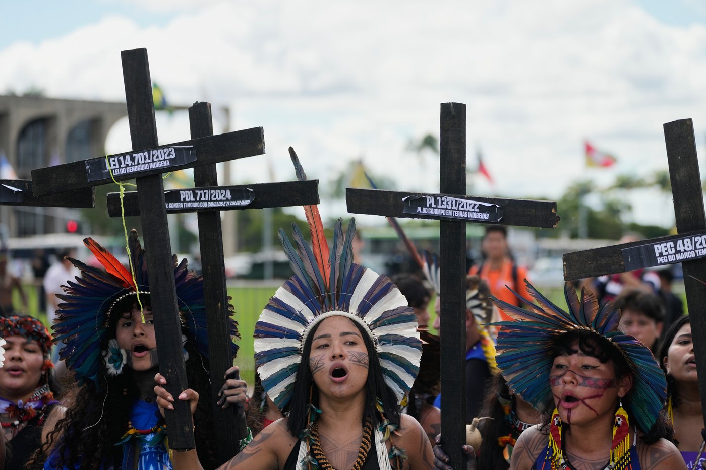 Photos of Brazilian Indigenous people as they unite to demand land rights | iNFOnews.ca