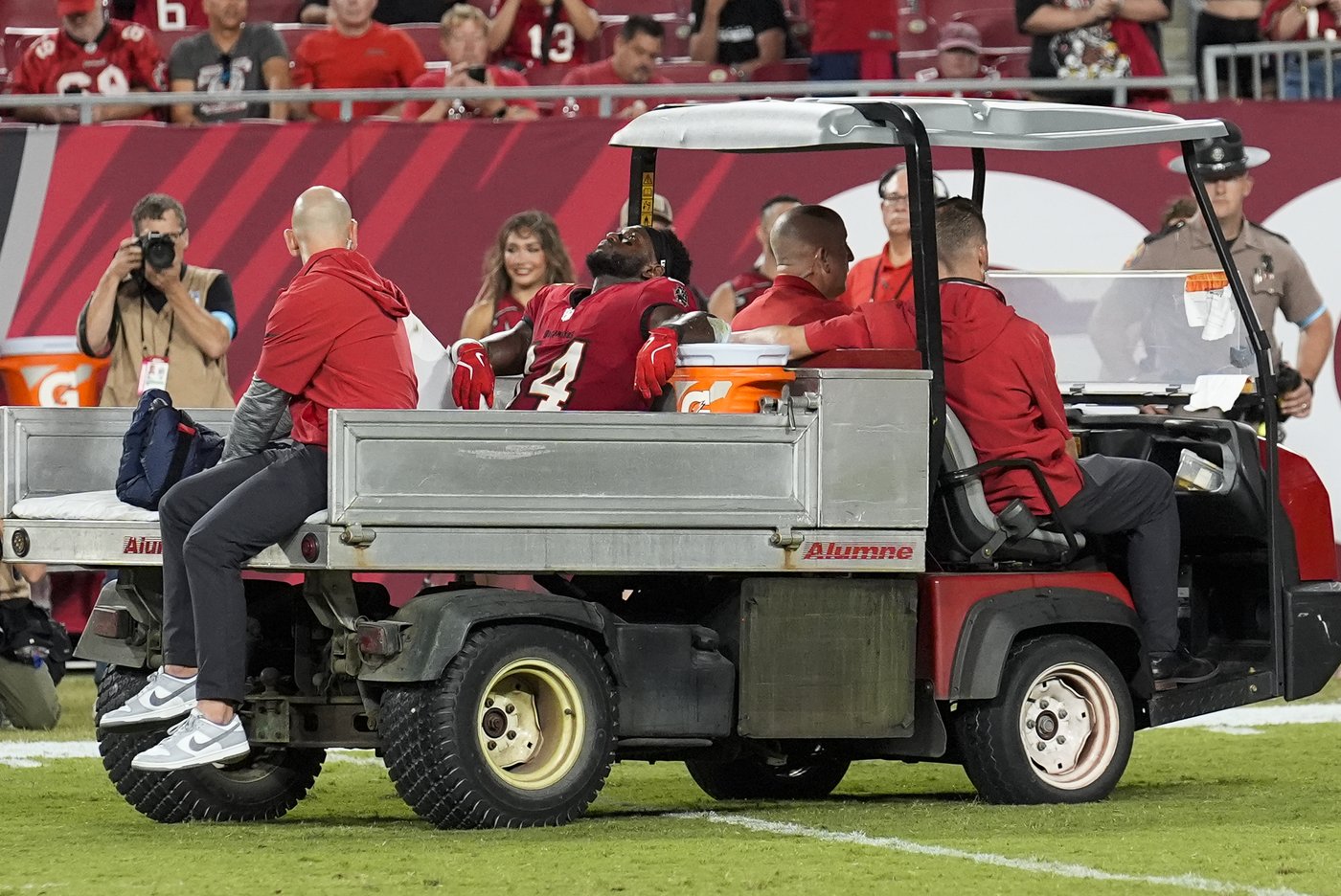Bucs place wide receiver Chris Godwin on injured reserve | iNFOnews.ca