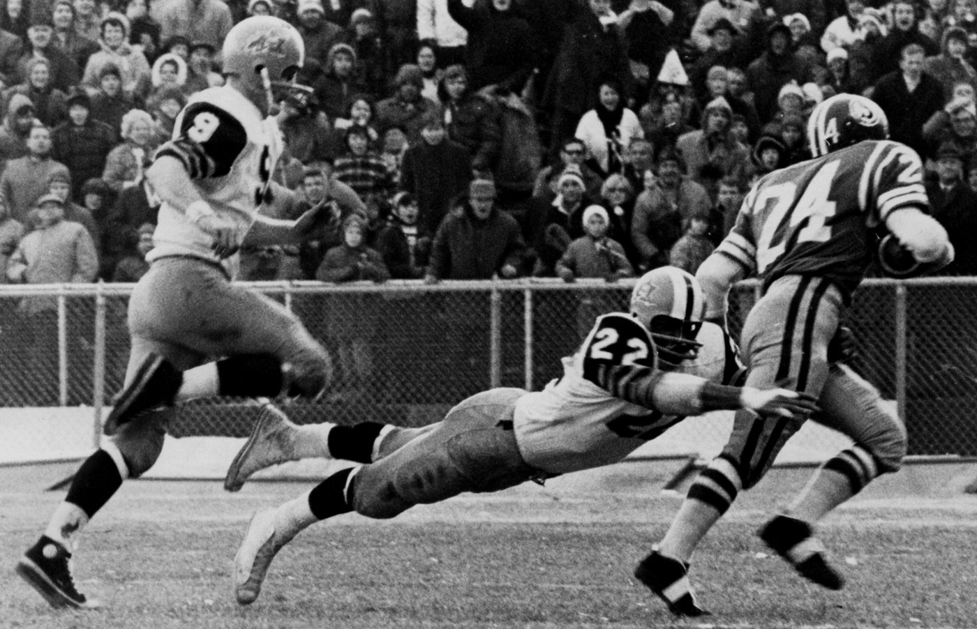 Former Tiger-Cats player, general manager Joe Zuger dead at 84 | iNFOnews.ca