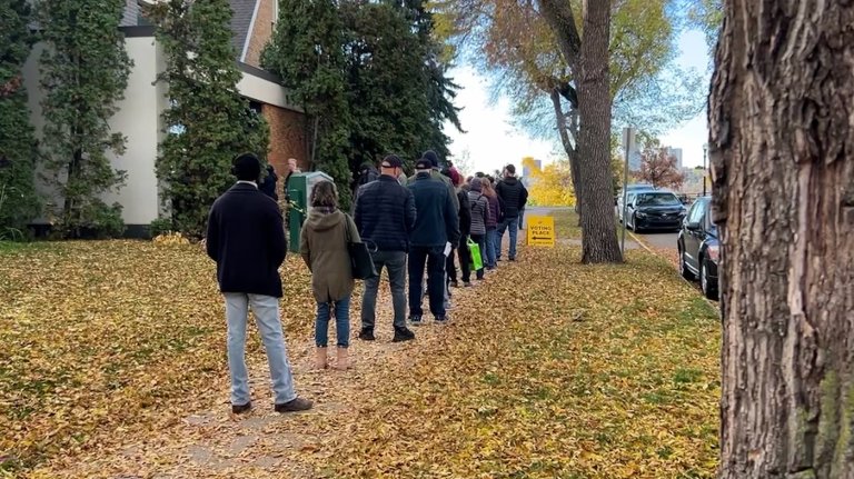 More than 300 advance polls open across Alberta in historic referendum on separation | iNFOnews.ca