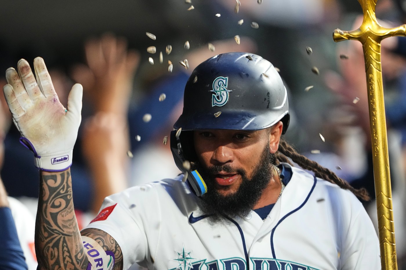 J.P. Crawford hits go-ahead homer in 5-run 6th as Mariners rally from 4 down to beat Braves 5-4 | iNFOnews.ca J.P. Crawford hits go-ahead homer in 5-run 6th as Mariners rally from 4 down to beat Braves 5-4 | iNFOnews.ca