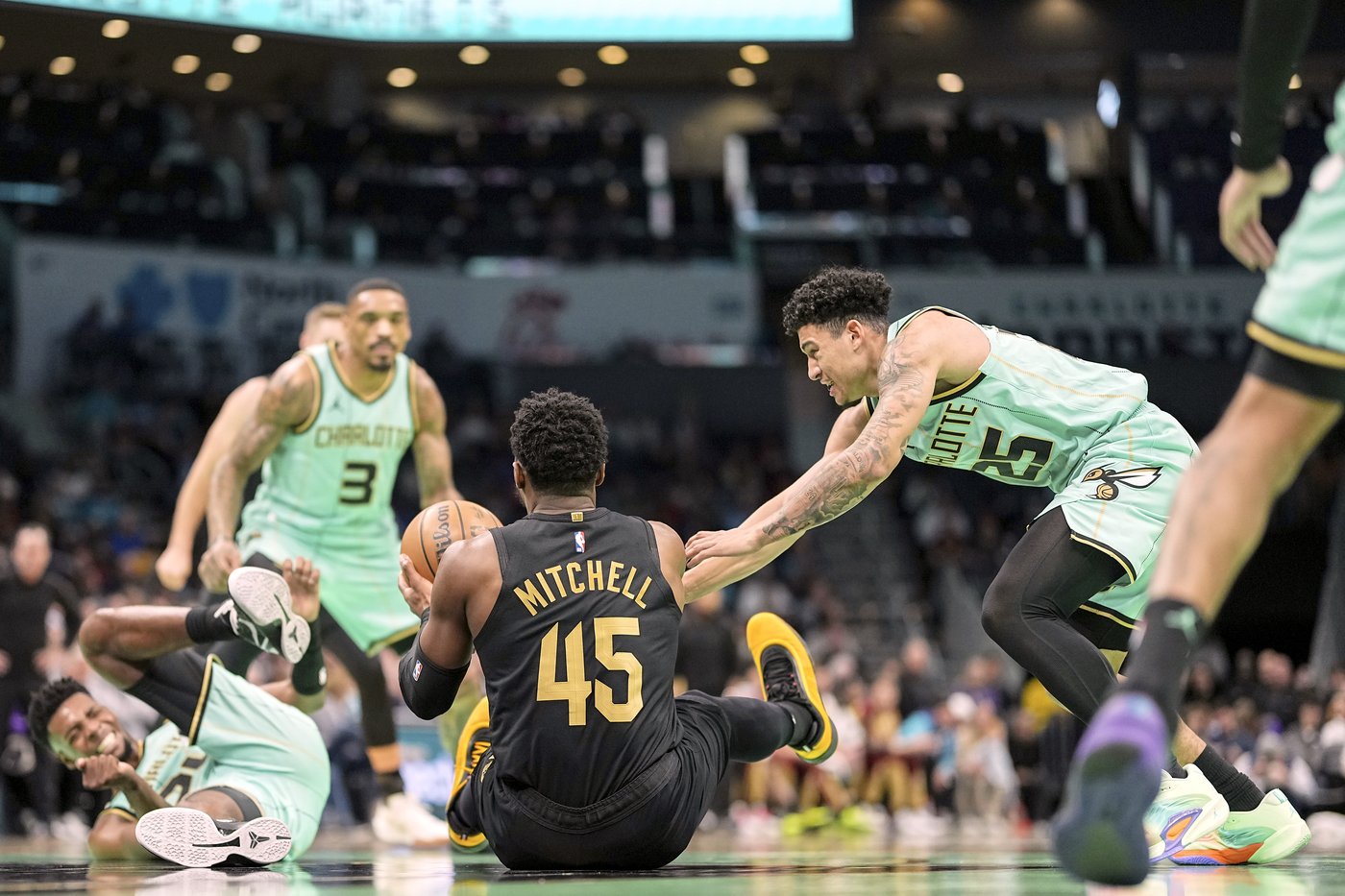 Mobley scores career-high 41 points as Cavaliers beat Hornets 116-102 | iNFOnews.ca