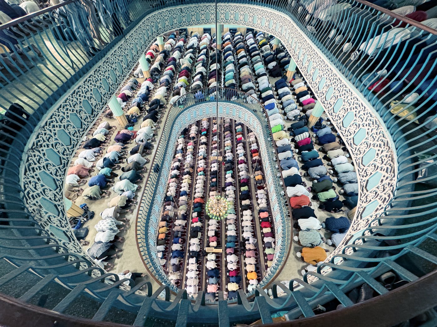 Ramadan ushers in a month of fasting, worship and charity for Muslims, in photos | iNFOnews.ca