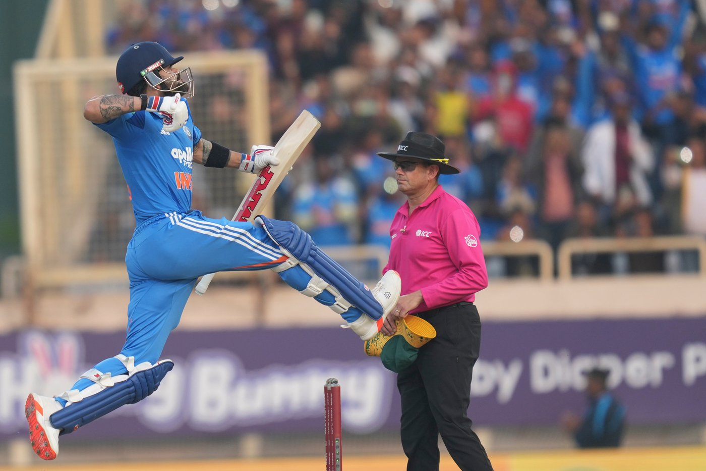 Brilliant Kohli hits 52nd ODI century and India beats South Africa by 17 runs | iNFOnews.ca