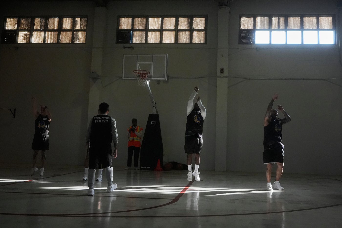Golden State Warriors help transform lives of incarcerated men through coaching program | iNFOnews.ca