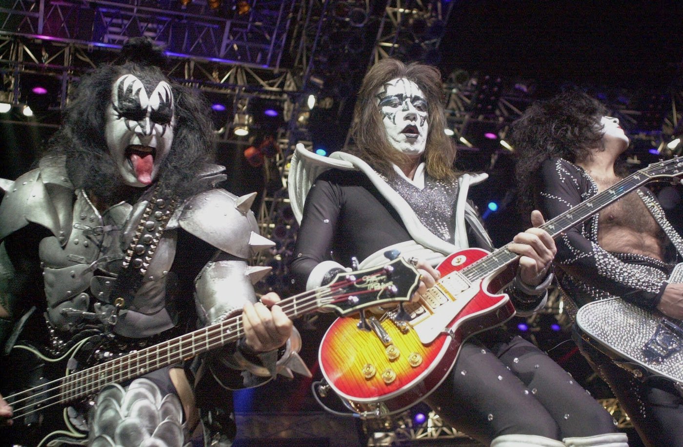 Ace Frehley, Kiss' original lead guitarist and founding member, dies at 74 | iNFOnews.ca