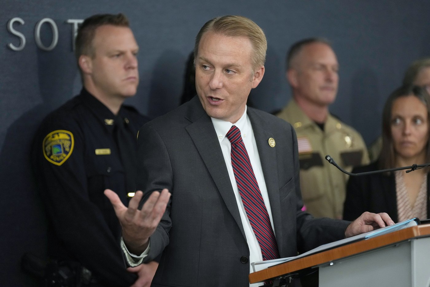 Suspect in shooting of Minnesota state lawmakers targeted 2 others that night, prosecutors say | iNFOnews.ca Suspect in shooting of Minnesota state lawmakers targeted 2 others that night, prosecutors say | iNFOnews.ca