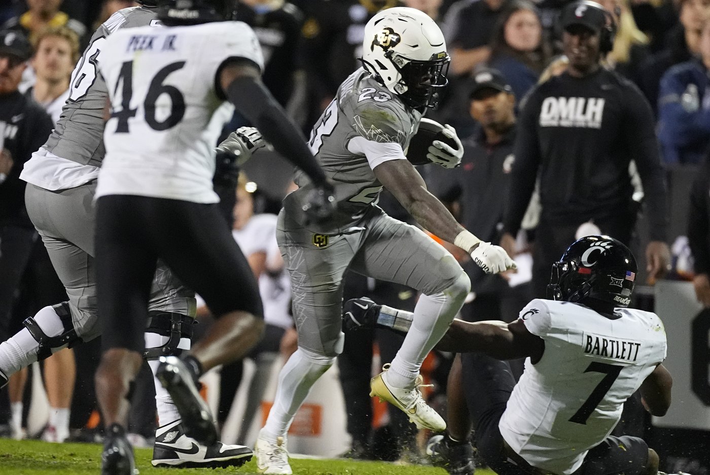 Shedeur Sanders, Travis Hunter help Colorado beat Cincinnati 34-23 to become bowl eligible | iNFOnews.ca Shedeur Sanders, Travis Hunter help Colorado beat Cincinnati 34-23 to become bowl eligible | iNFOnews.ca
