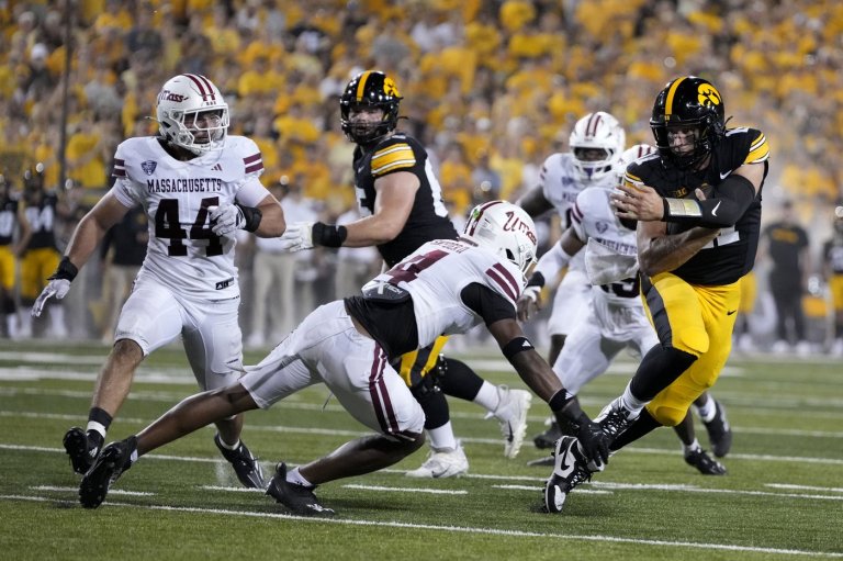 Kirk Ferentz becomes Big Ten's all-time winningest coach as Iowa defeats Massachusetts, 47-7 | iNFOnews.ca
