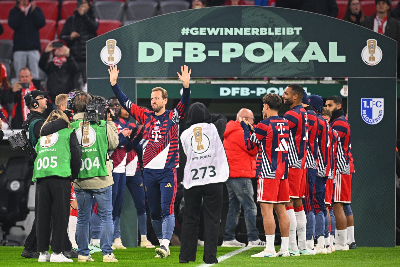 Dortmund coach urges team effort to stop 'sensational' Harry Kane in Klassiker at Bayern | iNFOnews.ca Dortmund coach urges team effort to stop 'sensational' Harry Kane in Klassiker at Bayern | iNFOnews.ca