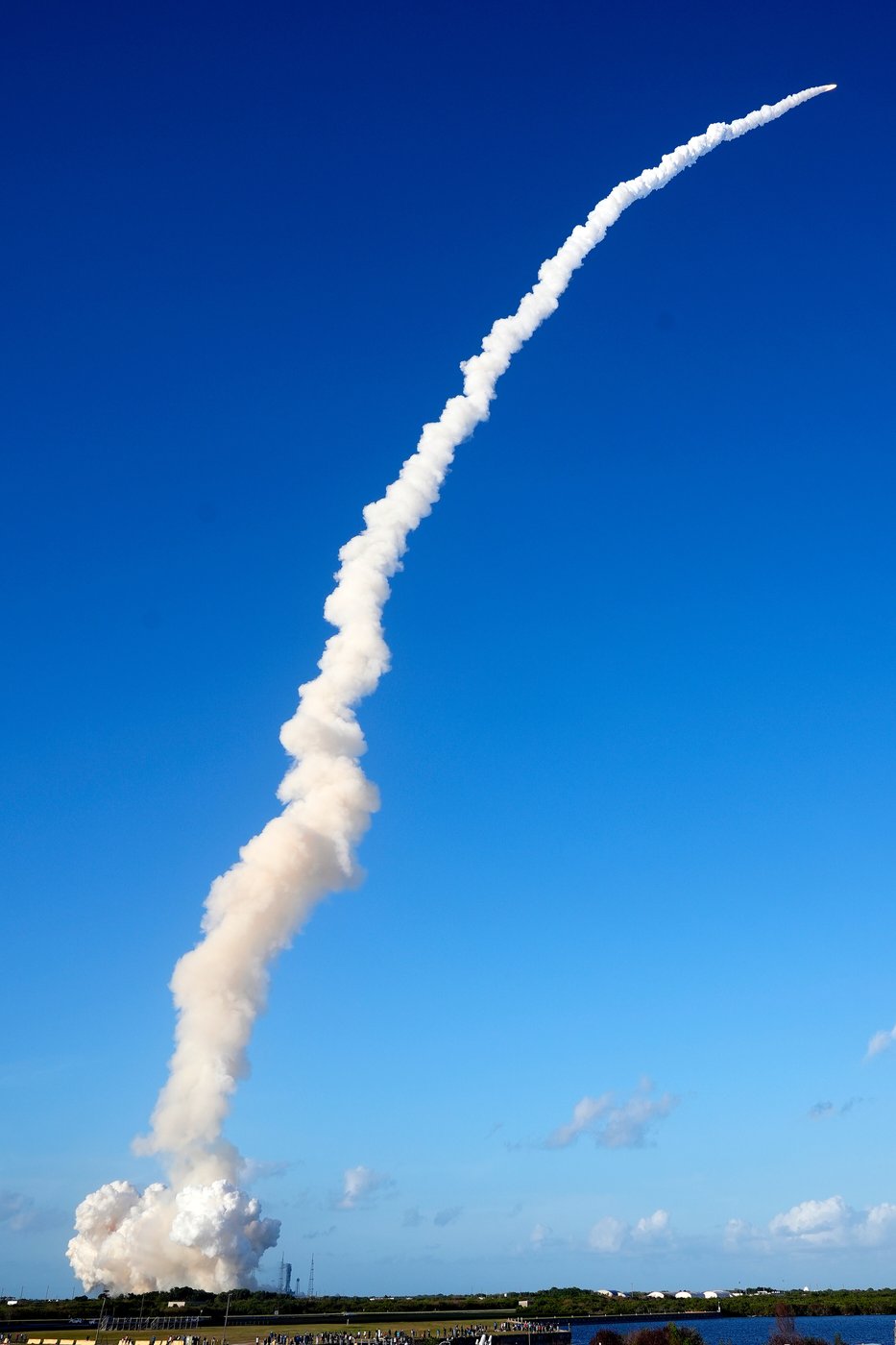 Artemis II astronauts bound for moon after rocketing away on NASA's first lunar voyage in decades | iNFOnews.ca