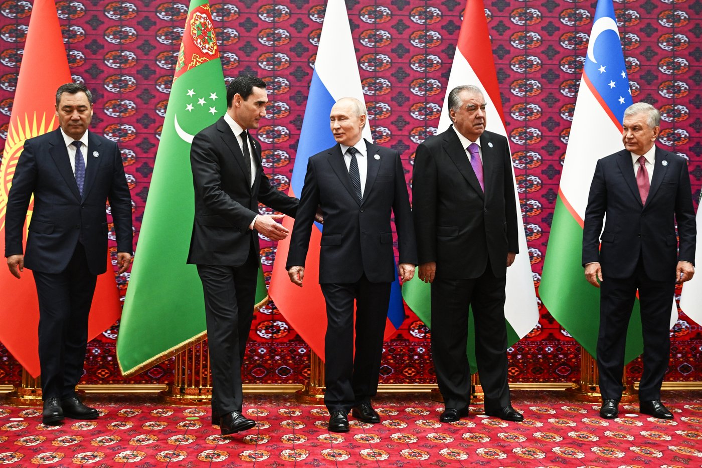 Putin pledges closer ties with ex-Soviet neighbors at CIS summit | iNFOnews.ca Putin pledges closer ties with ex-Soviet neighbors at CIS summit | iNFOnews.ca
