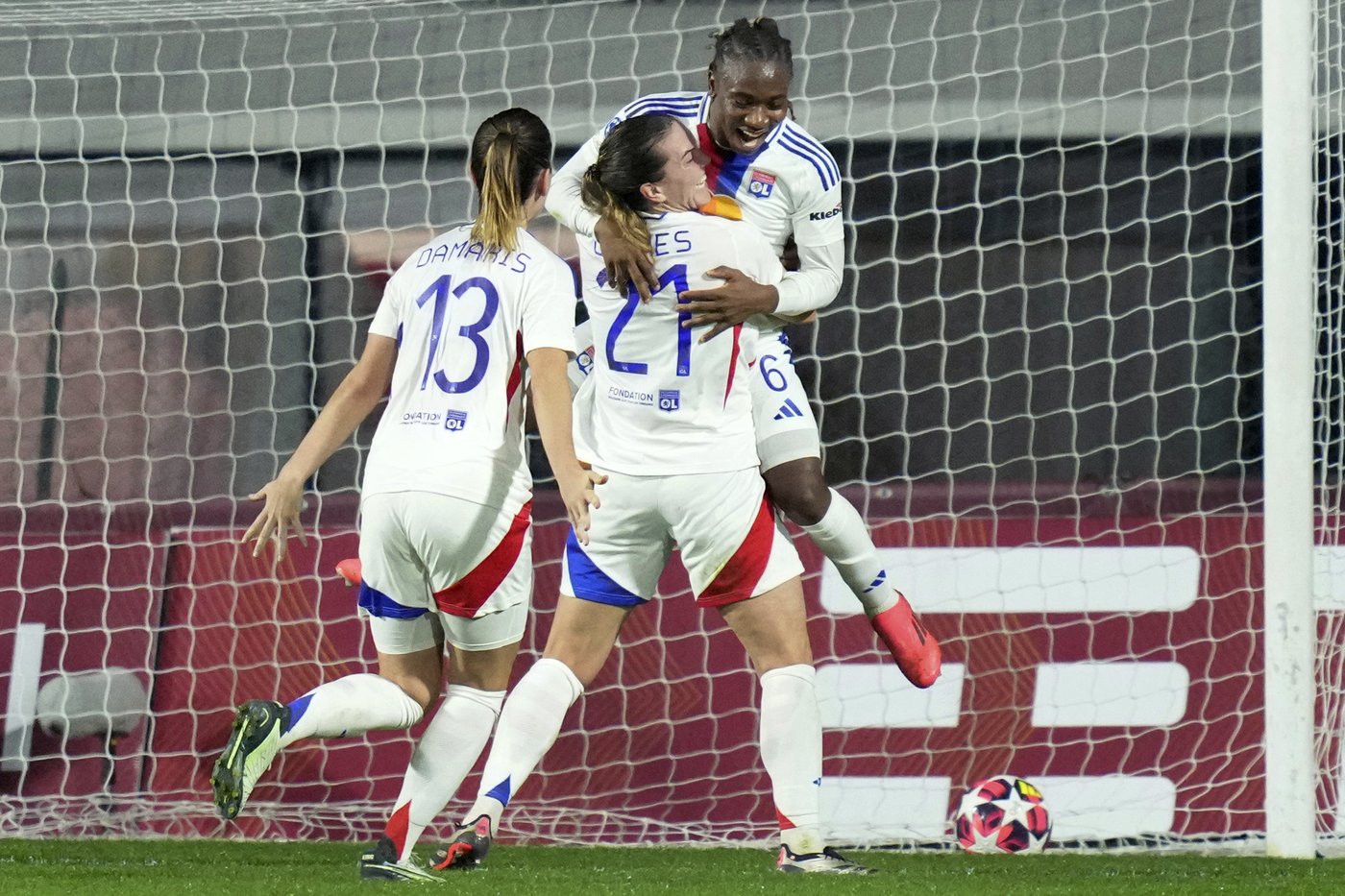 Lyon's Melchie Dumornay scores spectacular goal from center circle in Women's Champions League match | iNFOnews.ca
