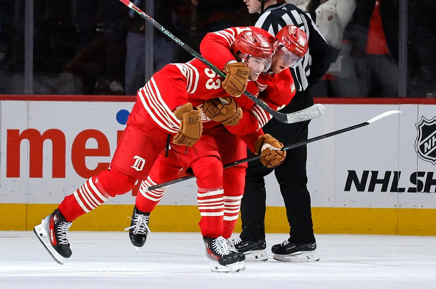 Red Wings outlast Capitals 3-2 in OT to sweep home-and-home series | iNFOnews.ca