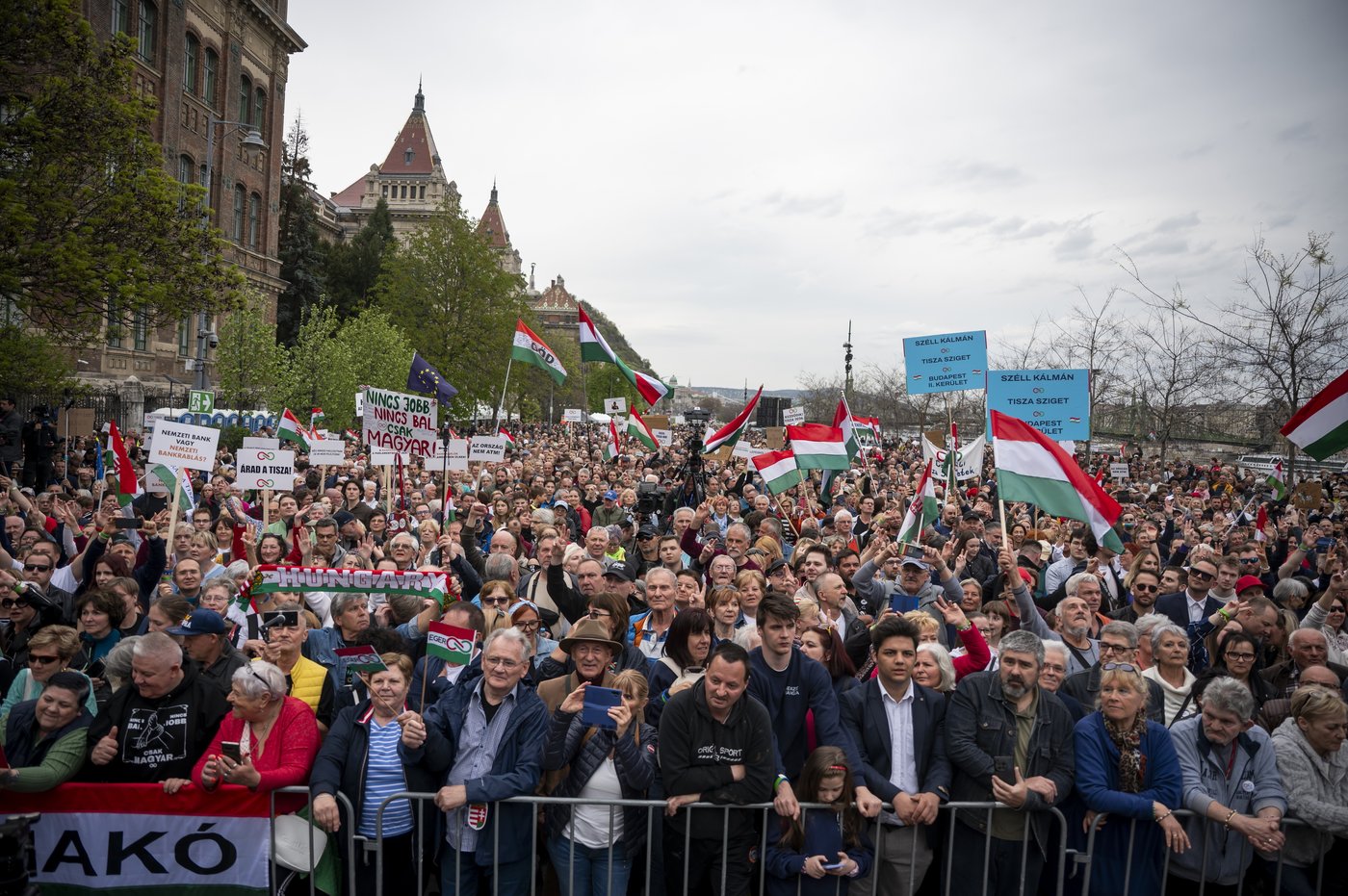 Hungarian opposition leader tells supporters he will restore Western alliances if he defeats Orbán | iNFOnews.ca