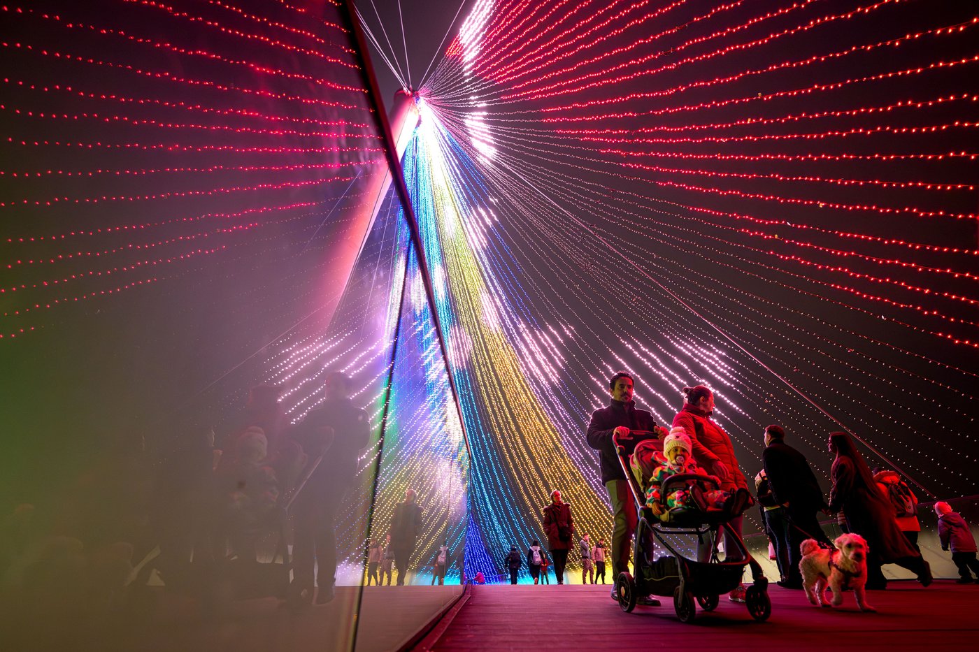 Photos show a world aglow with holiday lights | iNFOnews.ca
