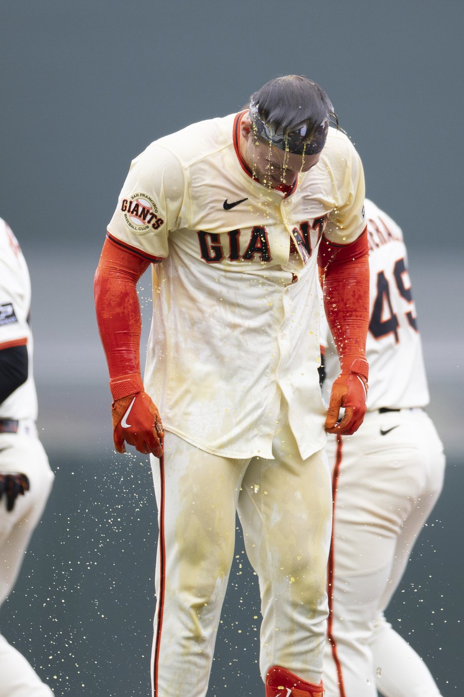 Patrick Bailey's pinch-hit single in the 9th lifts the Giants over the Rangers 3-2 | iNFOnews.ca