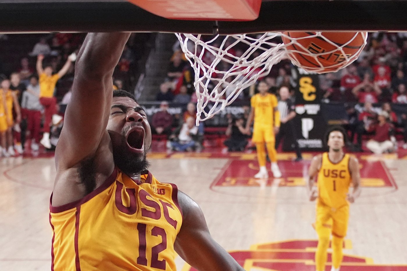 John Blackwell scores 28, No. 24 Wisconsin beats Southern California 84-69 to extend win streak to 7 | iNFOnews.ca
