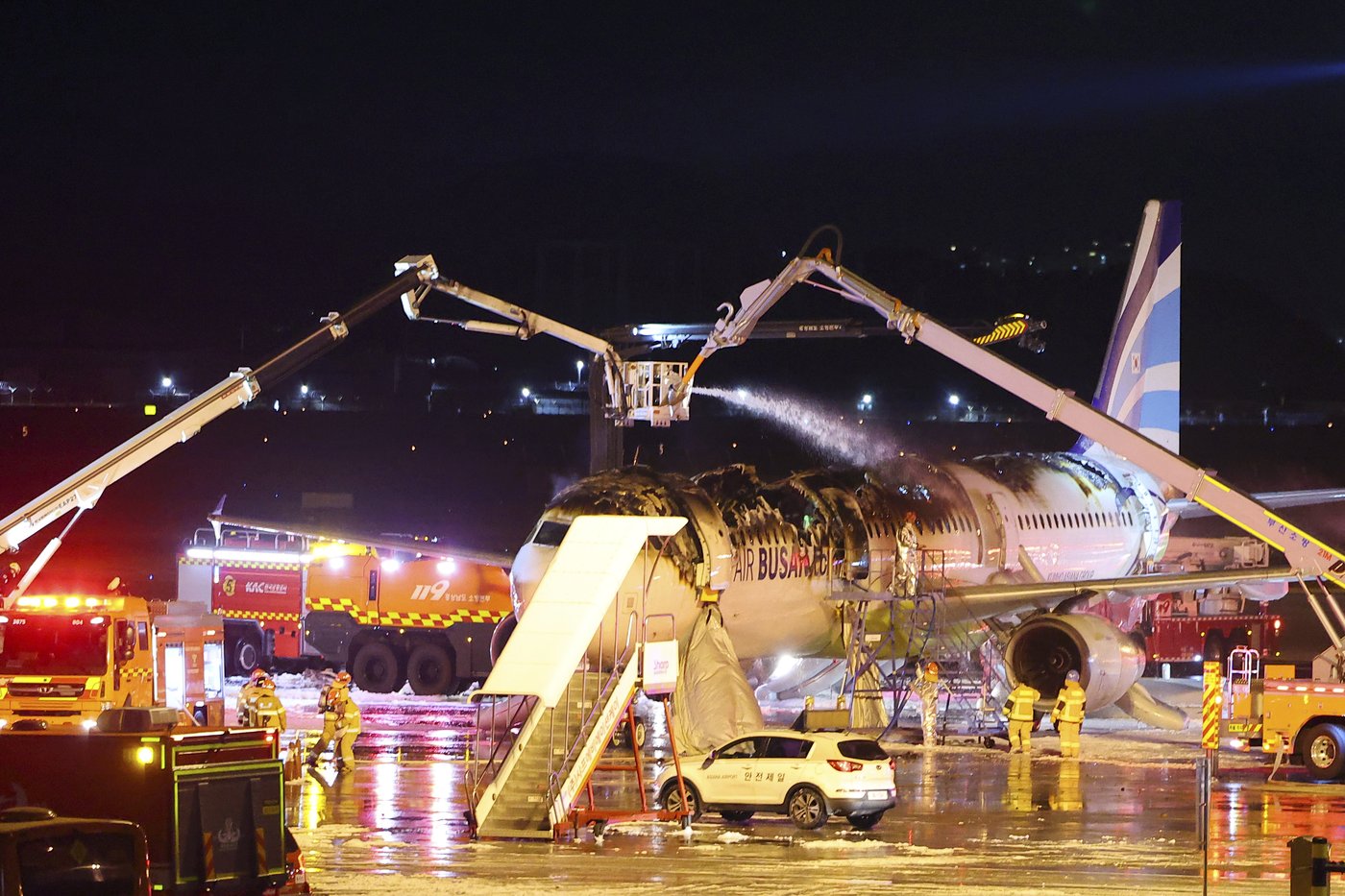 Passenger plane catches fire at South Korean airport. All 176 people on board are evacuated | iNFOnews.ca