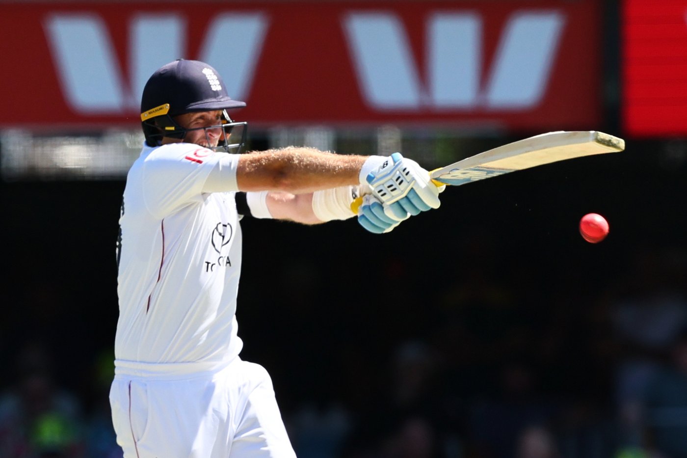 Australia takes 44-run lead in second Ashes test after England drops 5 catches | iNFOnews.ca Australia takes 44-run lead in second Ashes test after England drops 5 catches | iNFOnews.ca