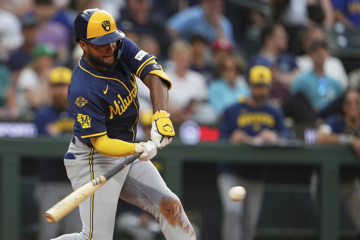Brewers become first NL team to reach 60 victories, riding 11-game win streak | iNFOnews.ca