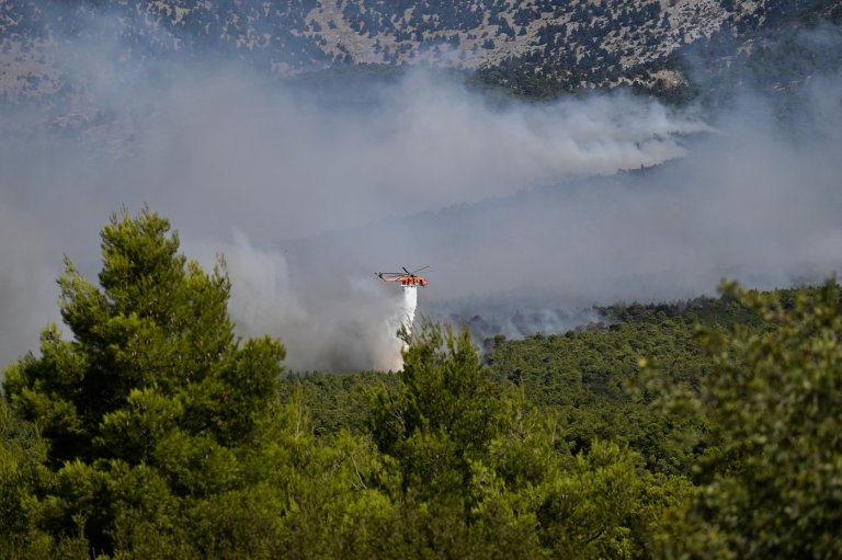 Europe’s wildfire crisis fractures as Greece evacuates and France guards megafire scar | iNFOnews.ca