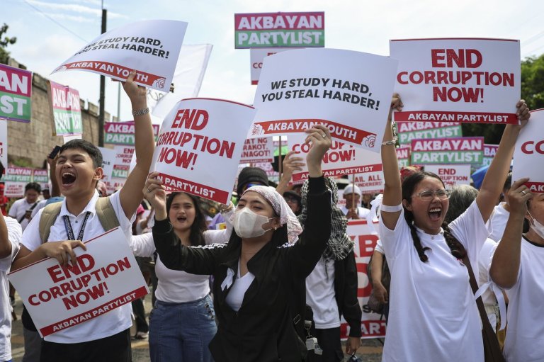 Thousands protest in the Philippines over massive corruption scandal | iNFOnews.ca