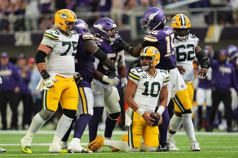 Packers seeking answers on offensive line after failing to protect Love in season-opening collapse | iNFOnews.ca