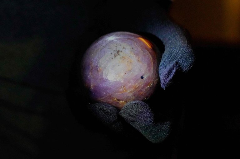 Sri Lanka unveils a rare purple star sapphire claimed to be the biggest of its kind | iNFOnews.ca