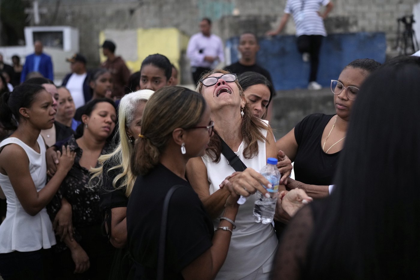 53 frantic hours of searching for survivors after the roof collapses at an iconic Dominican club | iNFOnews.ca 53 frantic hours of searching for survivors after the roof collapses at an iconic Dominican club | iNFOnews.ca