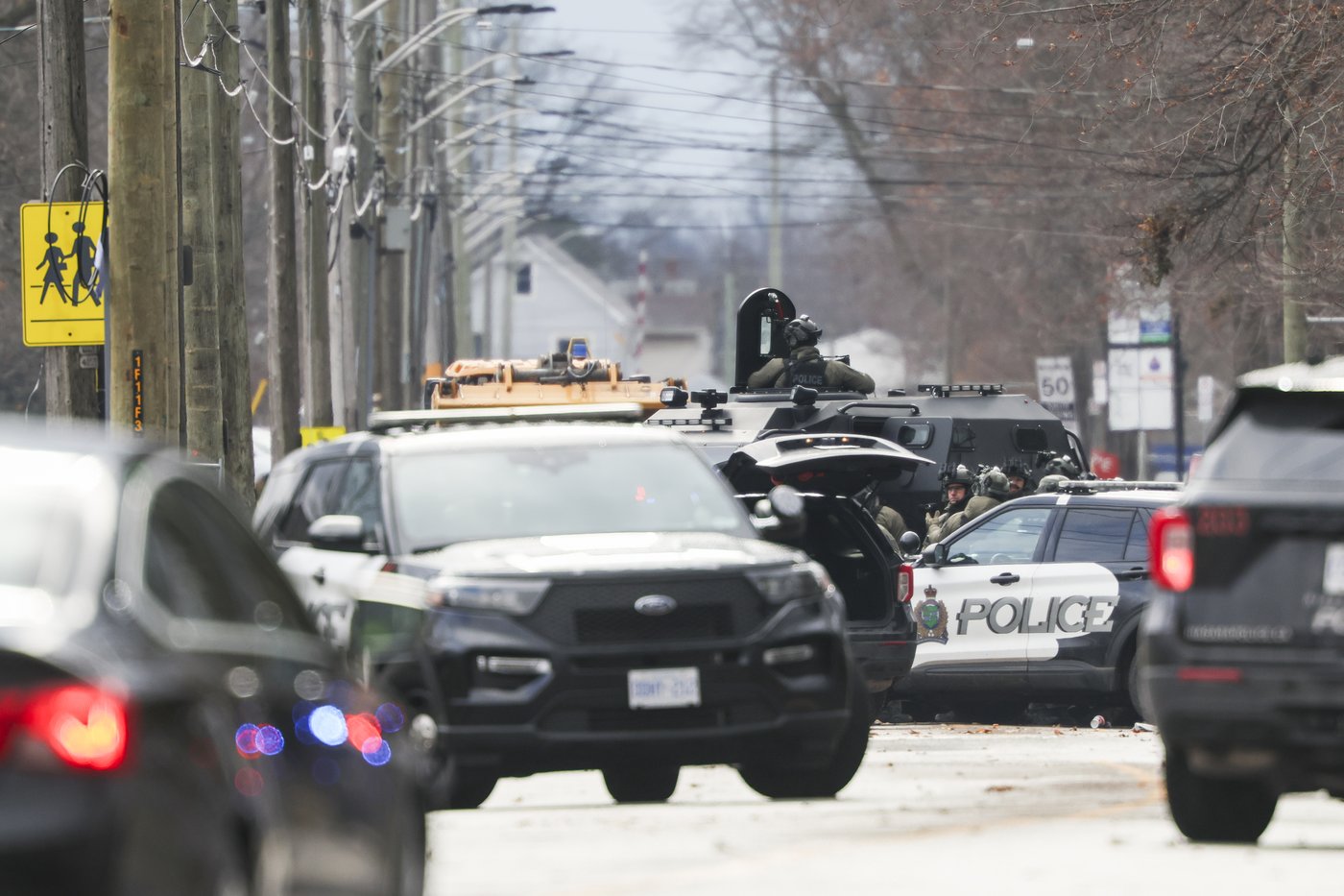 Man suspected of shooting officer arrested after 24-hour standoff in Welland, Ont. | iNFOnews.ca