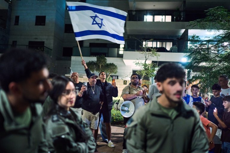 Difficult negotiations lie ahead in Israel after Netanyahu's bloc lost its parliamentary majority | iNFOnews.ca